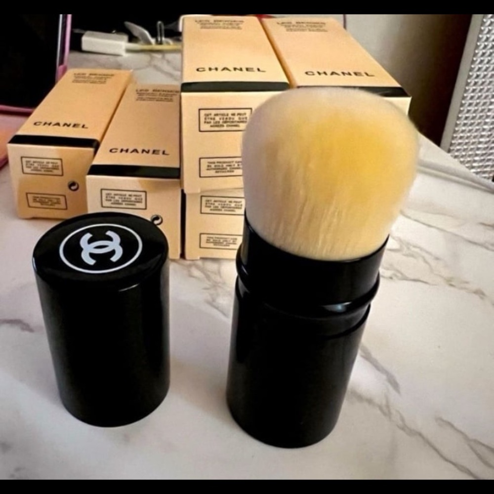 Chanel kabuki brush retractable authentic